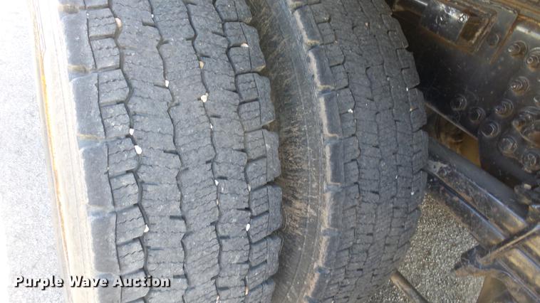 image for item DC0599 2001 Sterling LT7501 dump truck