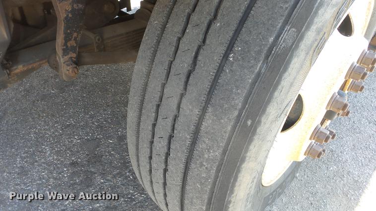 image for item DC0599 2001 Sterling LT7501 dump truck