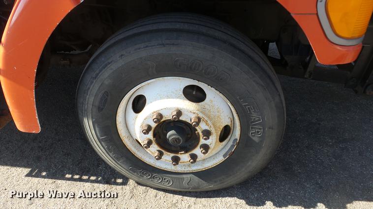 image for item DC0599 2001 Sterling LT7501 dump truck