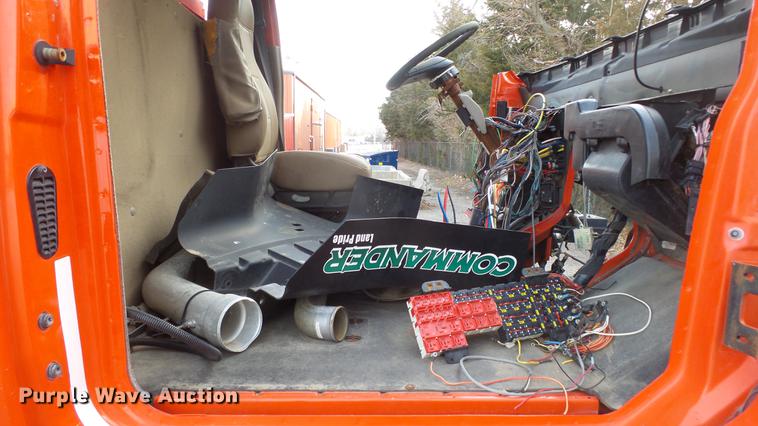 image for item DC0608 2009 Sterling LT7501 dump truck