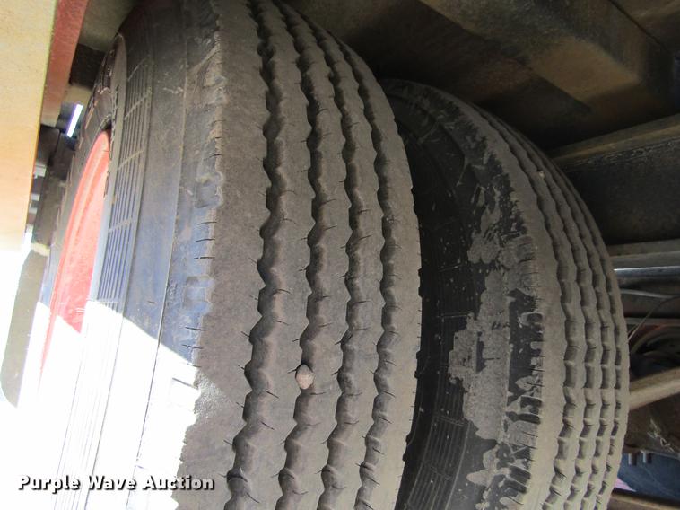 image for item DC8267 1994 Landoll 345-31 tilt deck equipment trailer