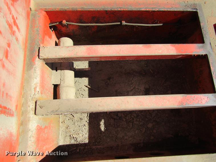 image for item DC8268 1999 Landoll 345B tilt deck equipment trailer