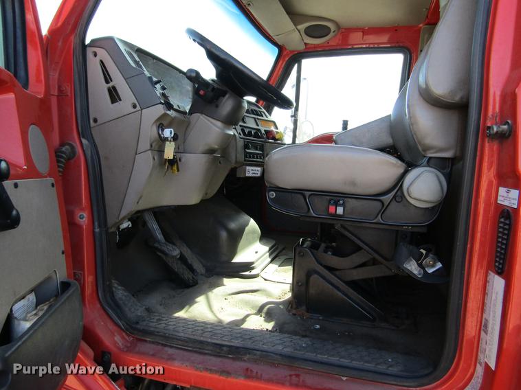 image for item DC8270 2001 Sterling LT9511 dump truck