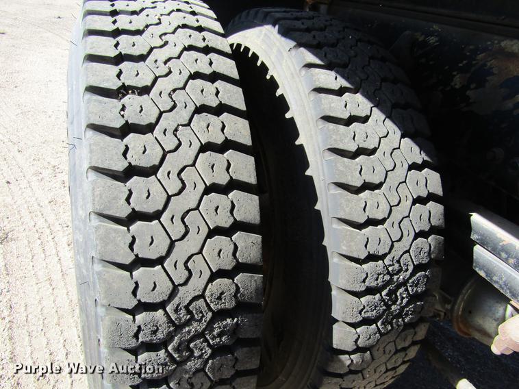 image for item DC8270 2001 Sterling LT9511 dump truck