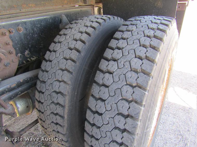 image for item DC8270 2001 Sterling LT9511 dump truck