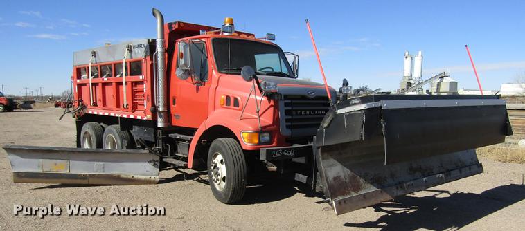 image for item DC8271 2001 Sterling LT7501 dump truck