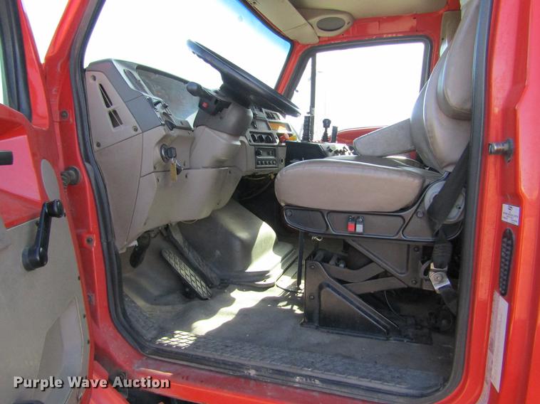 image for item DC8271 2001 Sterling LT7501 dump truck