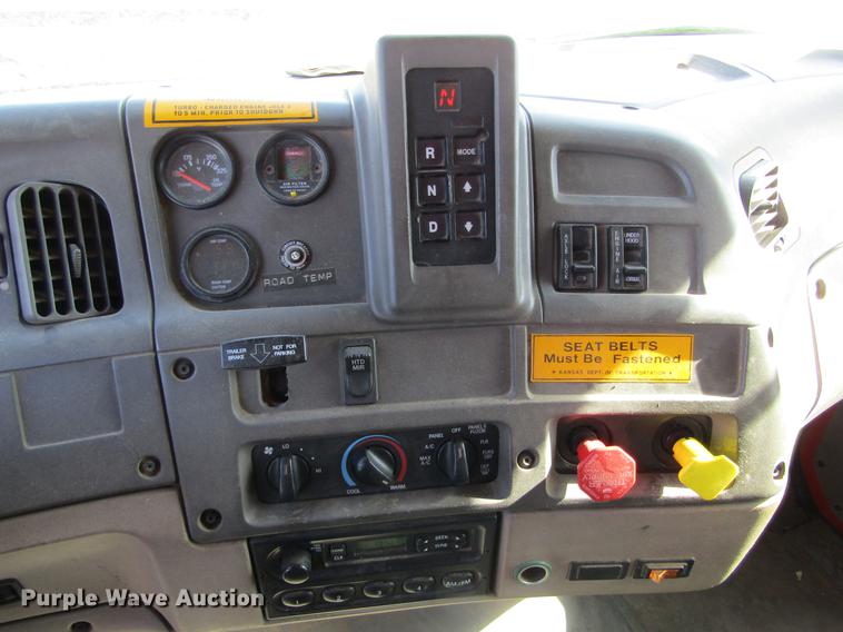 image for item DC8271 2001 Sterling LT7501 dump truck