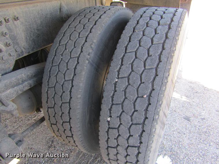 image for item DC8271 2001 Sterling LT7501 dump truck