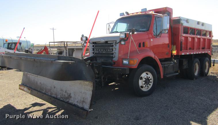 image for item DC8272 2001 Sterling LT7501 dump truck