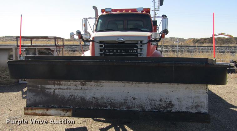 image for item DC8272 2001 Sterling LT7501 dump truck