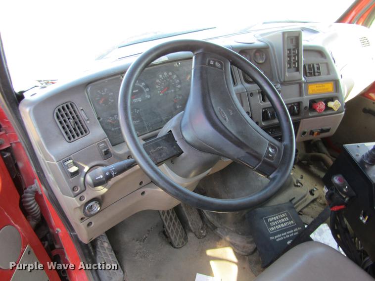 image for item DC8272 2001 Sterling LT7501 dump truck