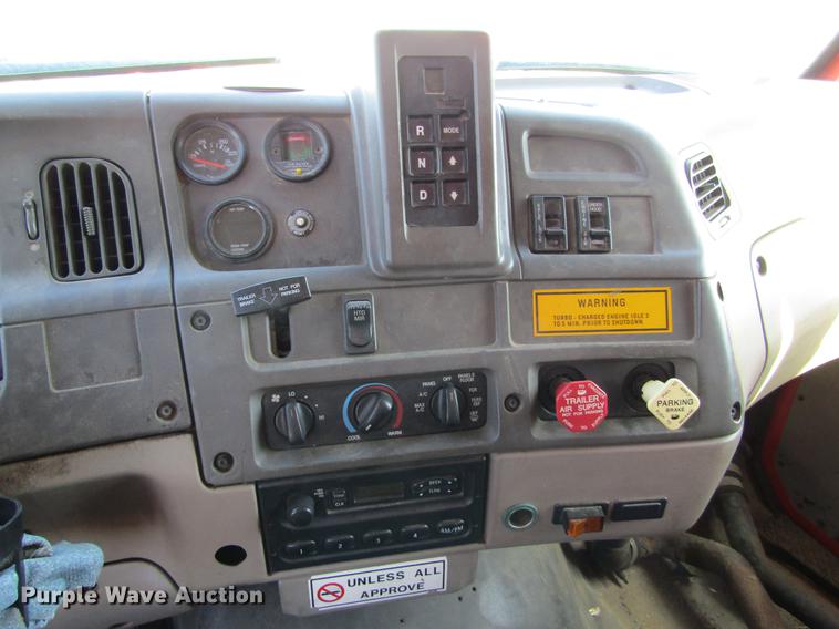 image for item DC8272 2001 Sterling LT7501 dump truck