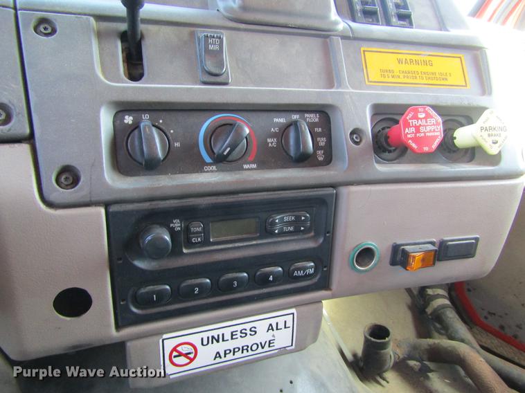 image for item DC8272 2001 Sterling LT7501 dump truck