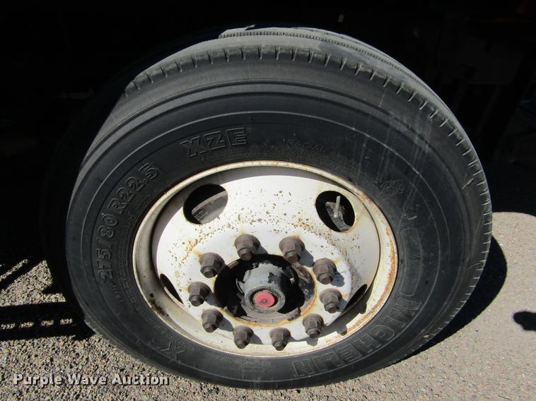 image for item DC8272 2001 Sterling LT7501 dump truck