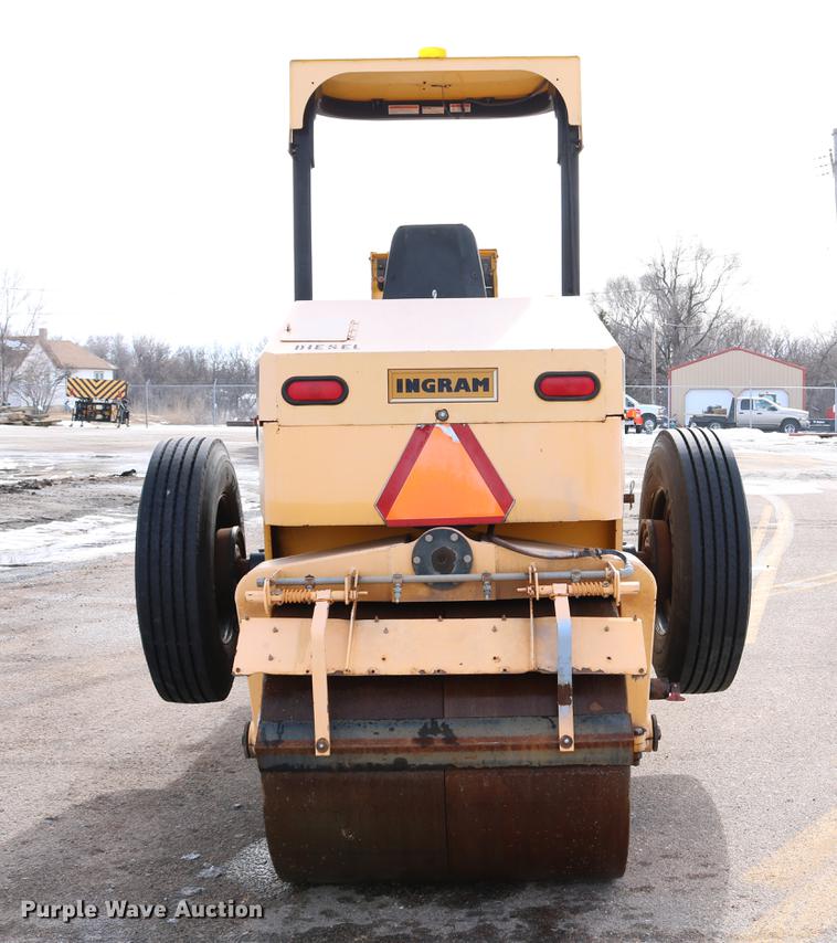 image for item DD8666 2006 Ingram RS207 double drum roller