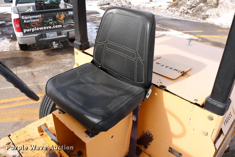 image for item DD8666 2006 Ingram RS207 double drum roller