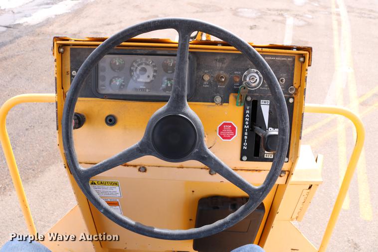 image for item DD8666 2006 Ingram RS207 double drum roller