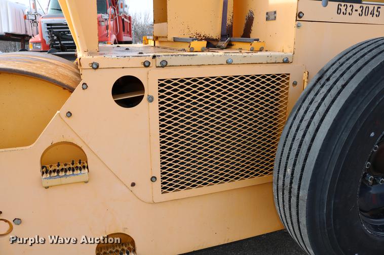 image for item DD8666 2006 Ingram RS207 double drum roller