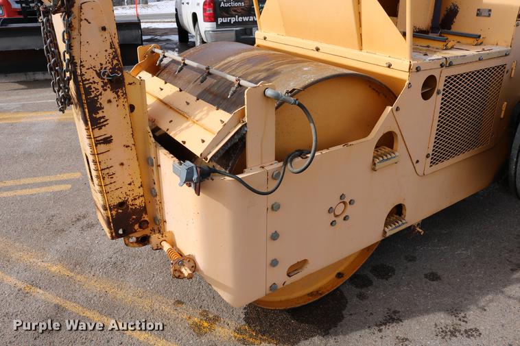 image for item DD8666 2006 Ingram RS207 double drum roller