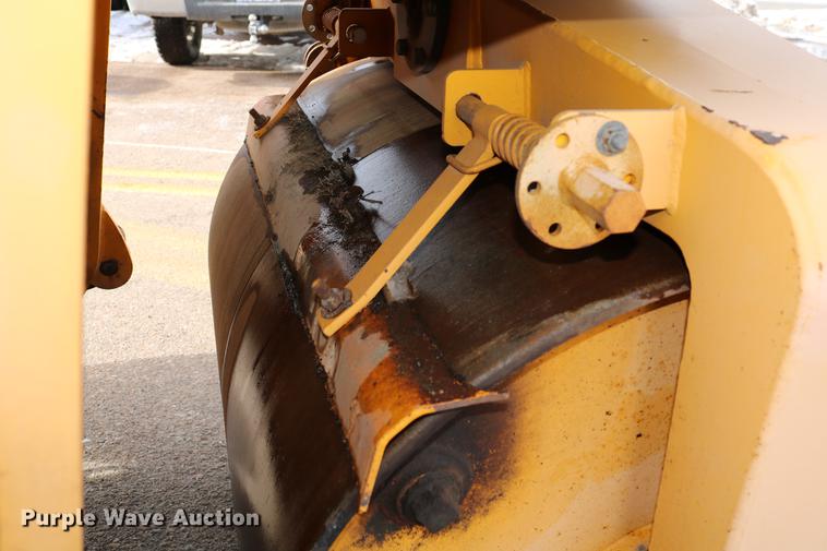 image for item DD8666 2006 Ingram RS207 double drum roller