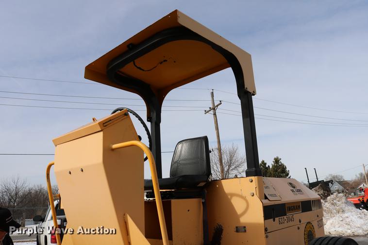 image for item DD8666 2006 Ingram RS207 double drum roller