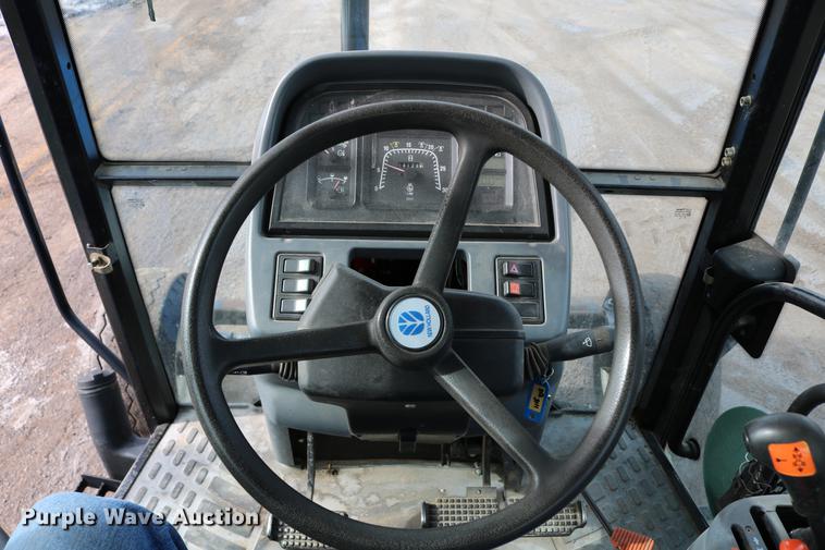 image for item DD8667 2001 New Holland TS100 tractor