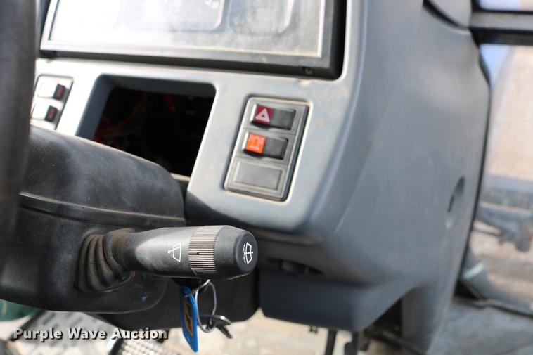 image for item DD8667 2001 New Holland TS100 tractor