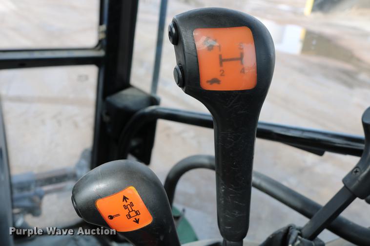 image for item DD8667 2001 New Holland TS100 tractor