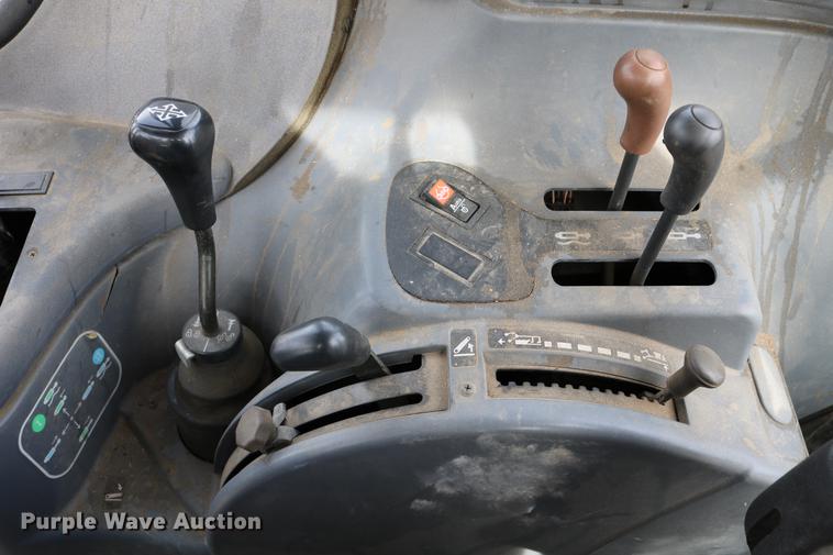 image for item DD8667 2001 New Holland TS100 tractor