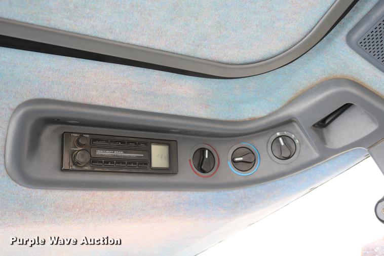 image for item DD8667 2001 New Holland TS100 tractor