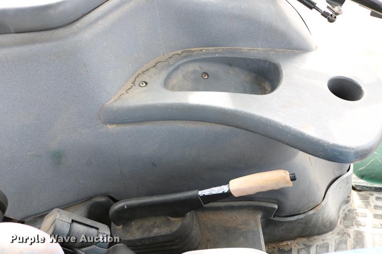 image for item DD8667 2001 New Holland TS100 tractor