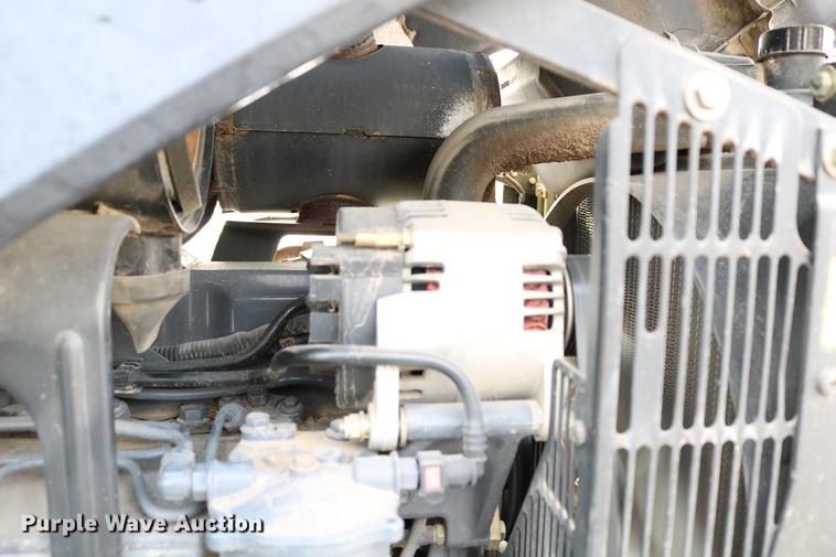 image for item DD8667 2001 New Holland TS100 tractor