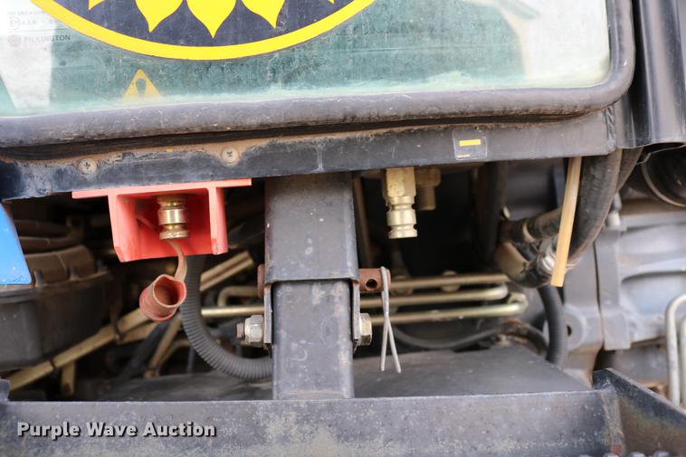 image for item DD8667 2001 New Holland TS100 tractor