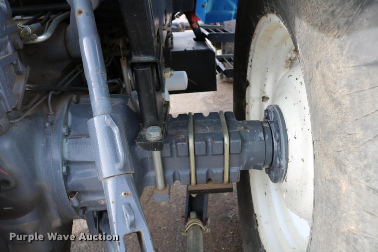 image for item DD8667 2001 New Holland TS100 tractor