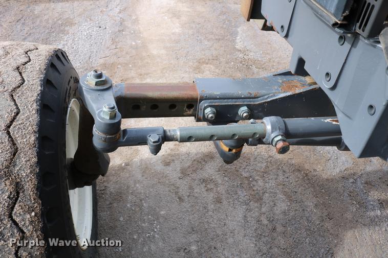 image for item DD8667 2001 New Holland TS100 tractor