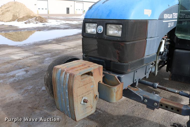 image for item DD8667 2001 New Holland TS100 tractor