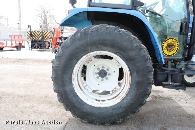 image for item DD8667 2001 New Holland TS100 tractor