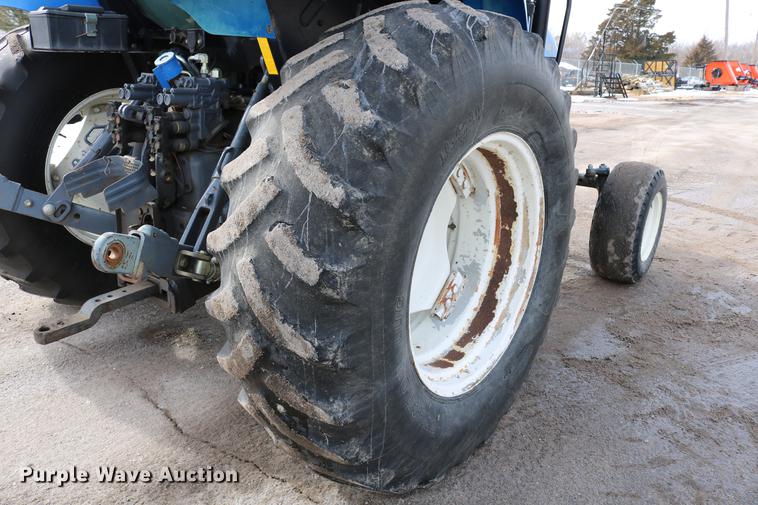 image for item DD8667 2001 New Holland TS100 tractor