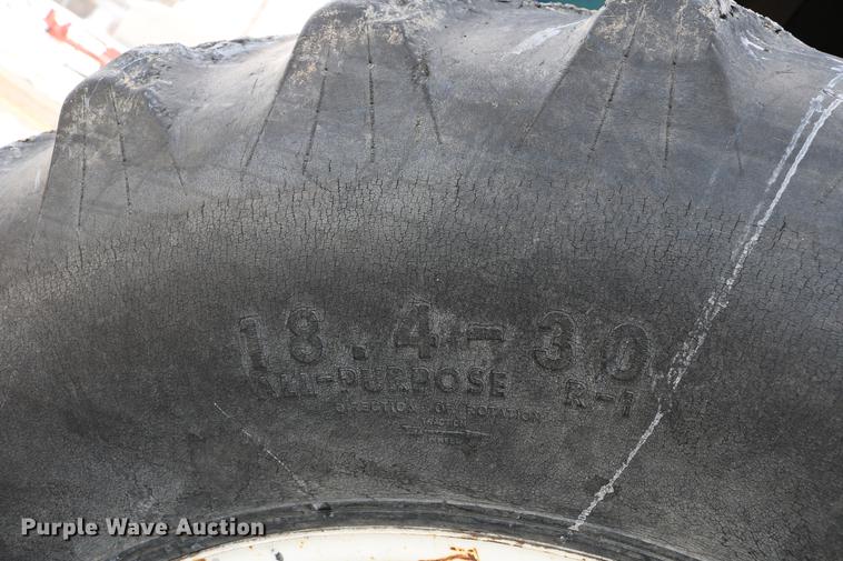 image for item DD8667 2001 New Holland TS100 tractor