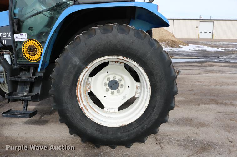 image for item DD8667 2001 New Holland TS100 tractor
