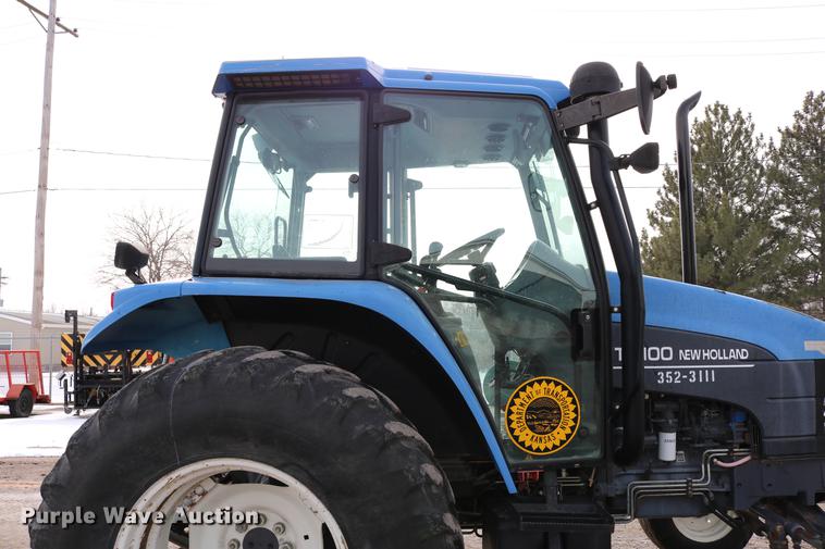 image for item DD8667 2001 New Holland TS100 tractor
