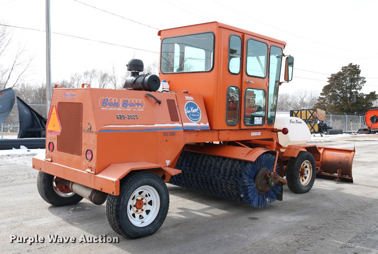 image for item DD8668 2004 Broce RJ350 broom