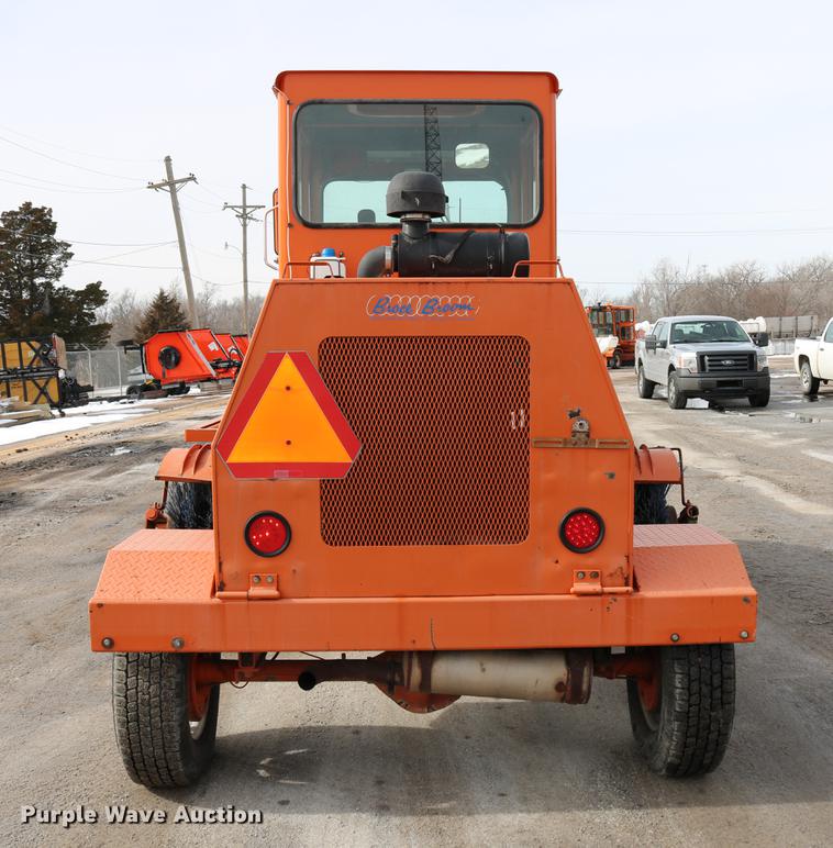 image for item DD8668 2004 Broce RJ350 broom