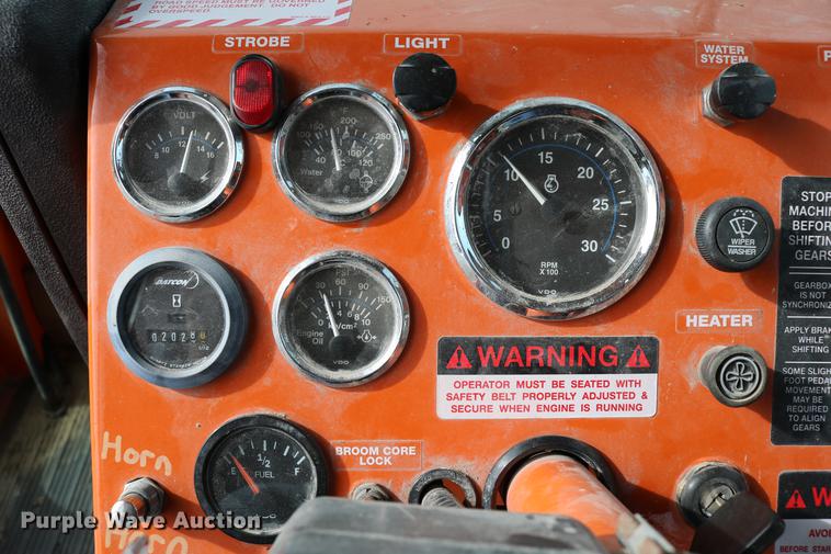 image for item DD8668 2004 Broce RJ350 broom