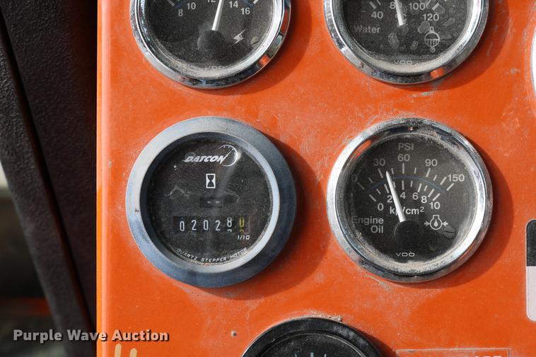 image for item DD8668 2004 Broce RJ350 broom