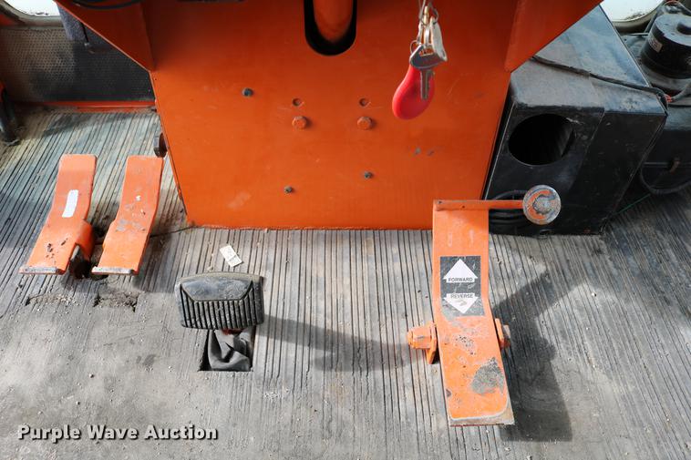 image for item DD8668 2004 Broce RJ350 broom