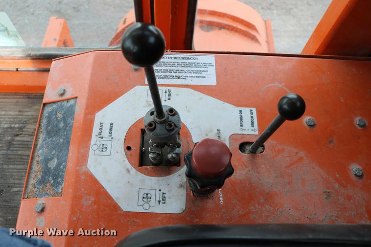 image for item DD8668 2004 Broce RJ350 broom