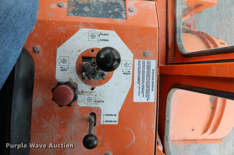 image for item DD8668 2004 Broce RJ350 broom