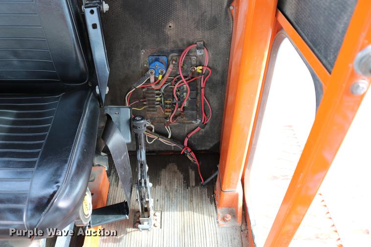 image for item DD8668 2004 Broce RJ350 broom